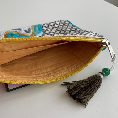 スギカウ / Karma Living(カルマリビング) ポーチ チワワ